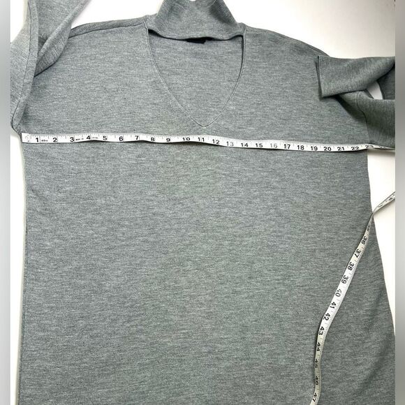 Alice + Olivia Cashmere Blend Open V Turtleneck Sweater - Picture 9 of 10